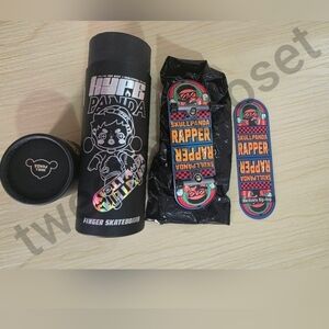 Pop Mart Skullpanda Hypepanda Finger Skateboard - Rapper